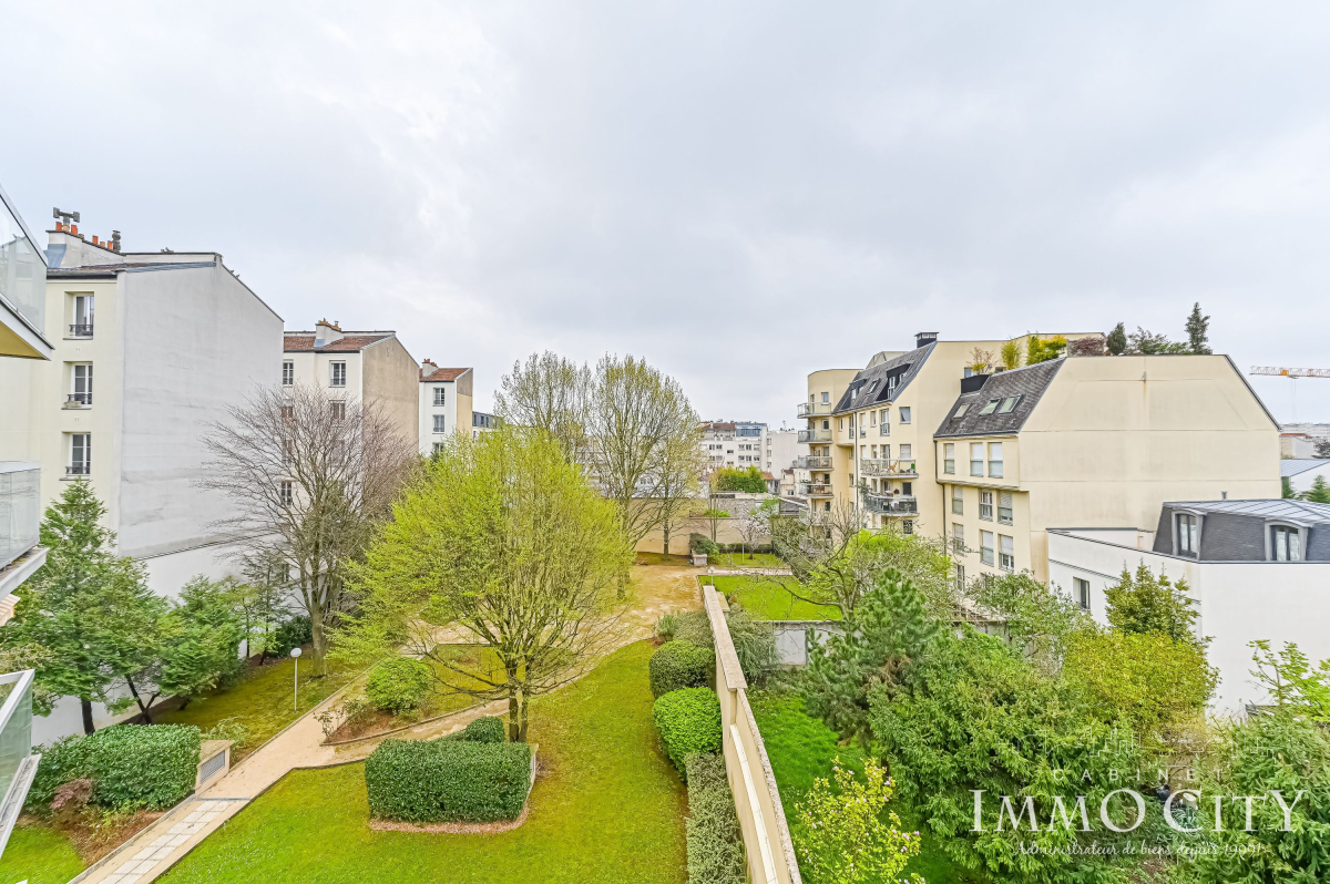 Location Appartement  4 pièces - 78m² 92120 Montrouge