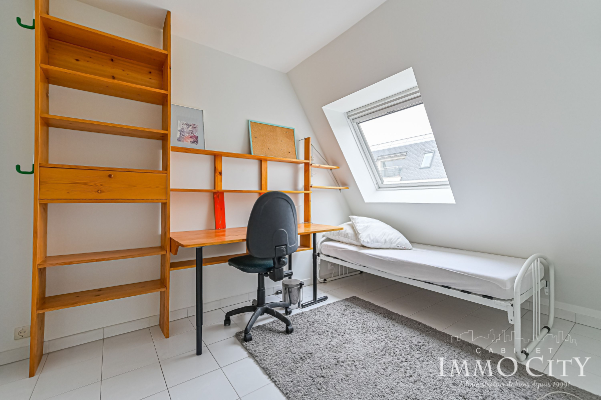 Location Appartement  4 pièces - 78m² 92120 Montrouge