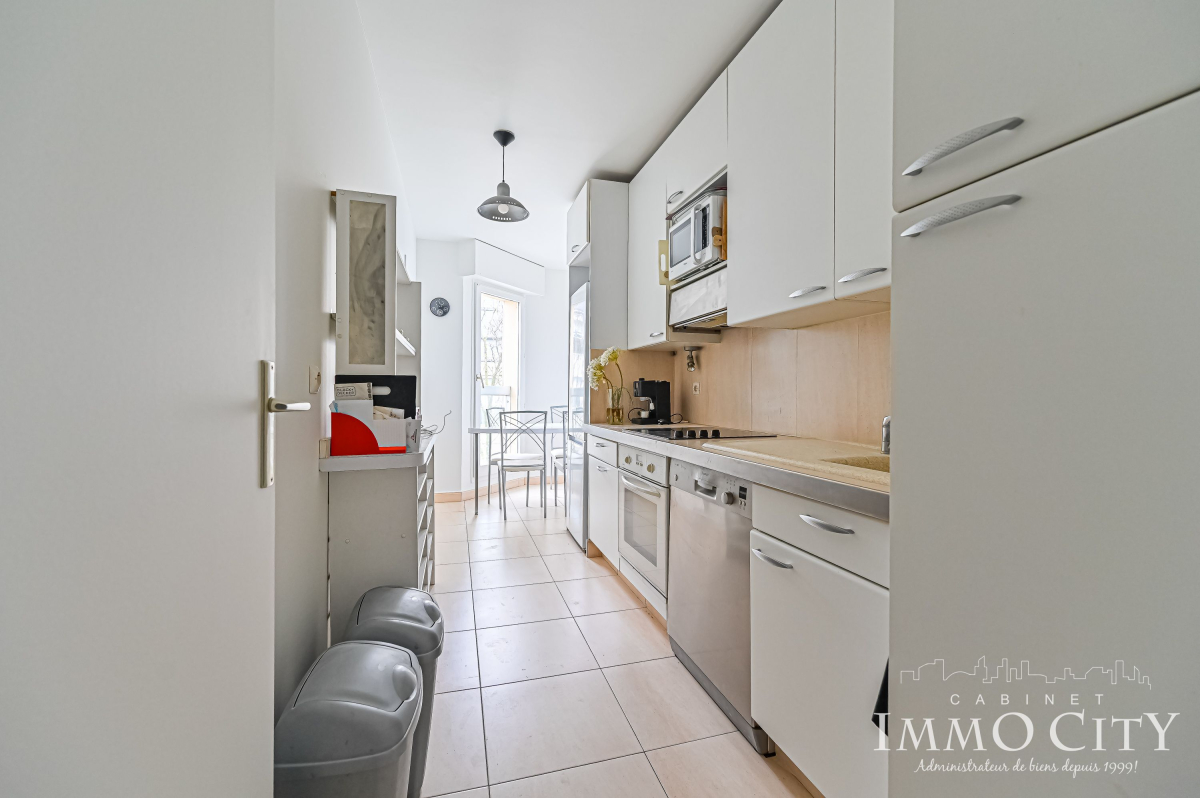 Location Appartement  4 pièces - 78m² 92120 Montrouge