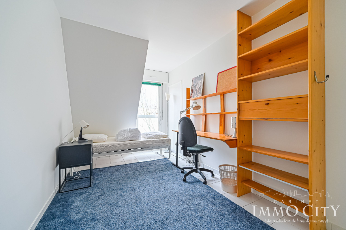 Location Appartement  4 pièces - 78m² 92120 Montrouge