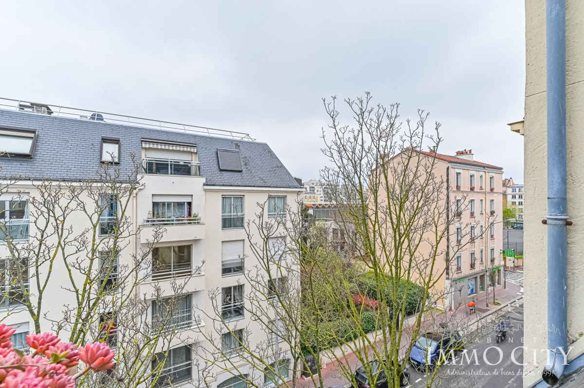 Location Appartement  4 pièces - 78m² 92120 Montrouge