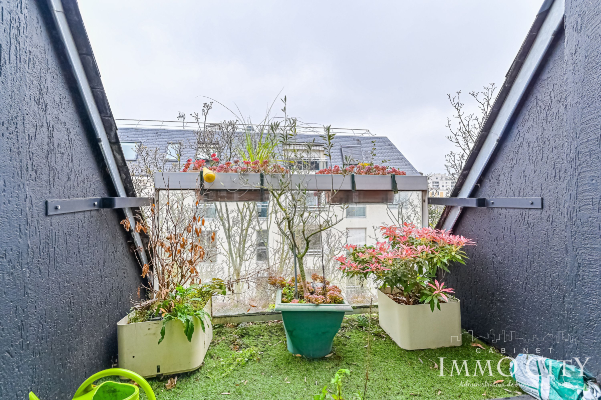 Location Appartement  4 pièces - 78m² 92120 Montrouge