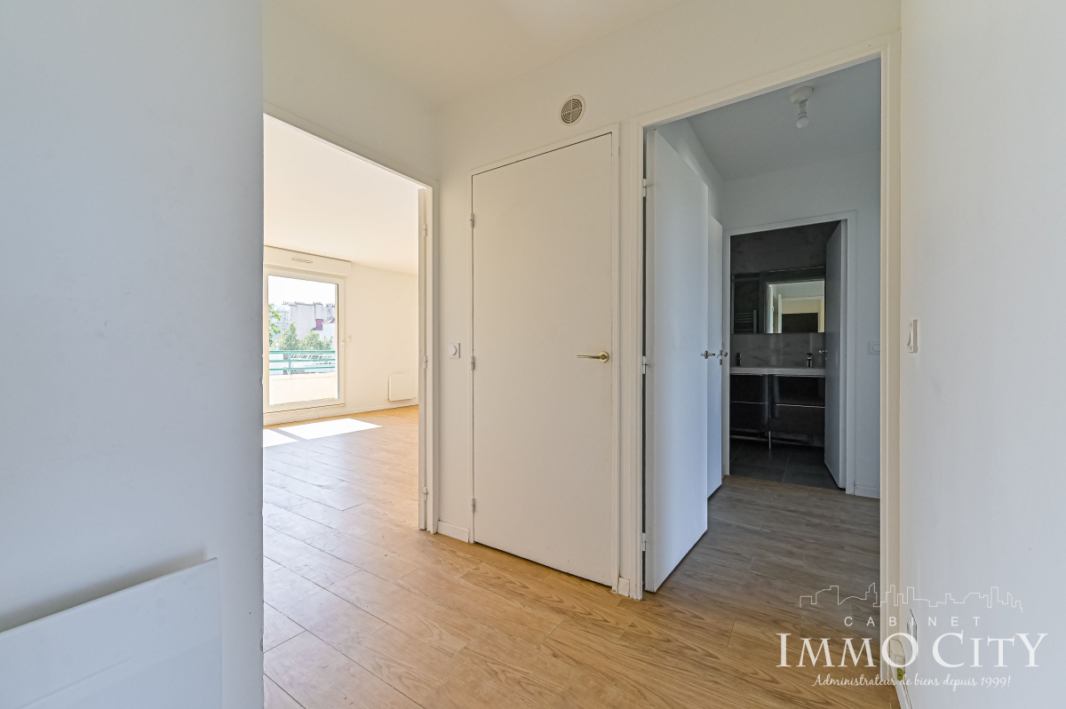 Location Appartement  3 pièces - 60.8m² 92120 Montrouge