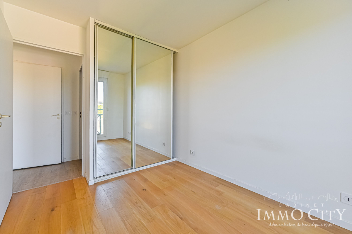 Location Appartement  3 pièces - 60.8m² 92120 Montrouge