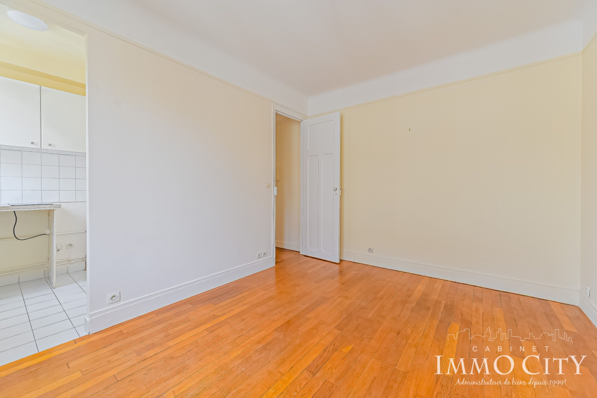 Location Appartement  2 pièces - 31.39m² 75015 Paris