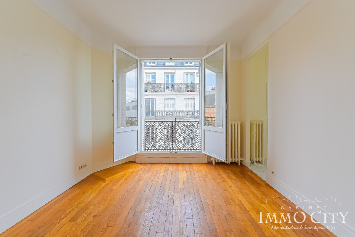 Location Appartement  2 pièces - 31.39m² 75015 Paris