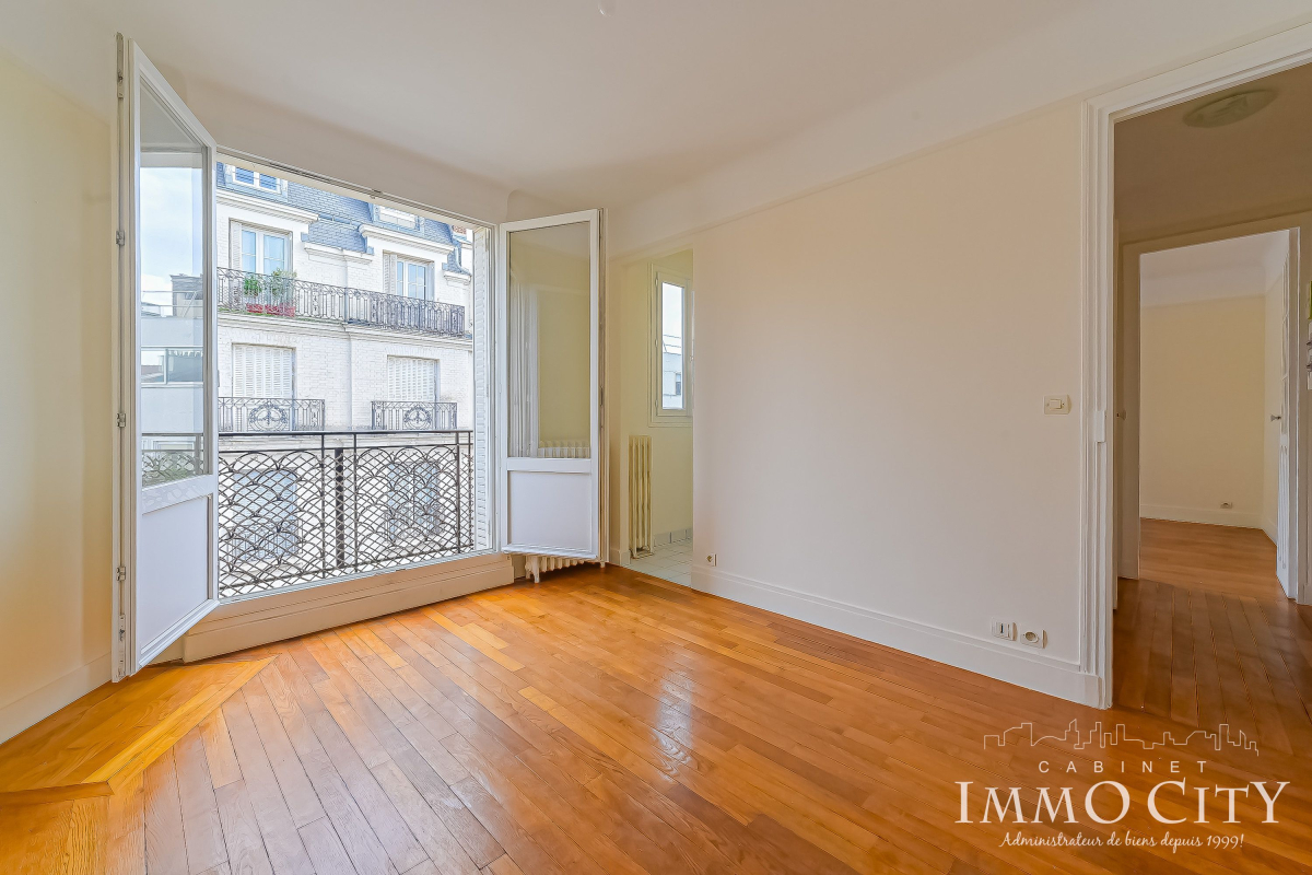 Location Appartement  2 pièces - 31.39m² 75015 Paris