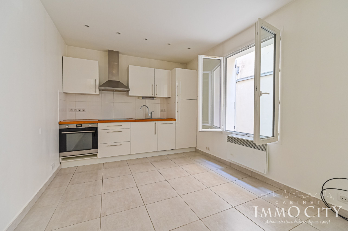 Location Appartement  2 pièces - 37m² 75017 Paris