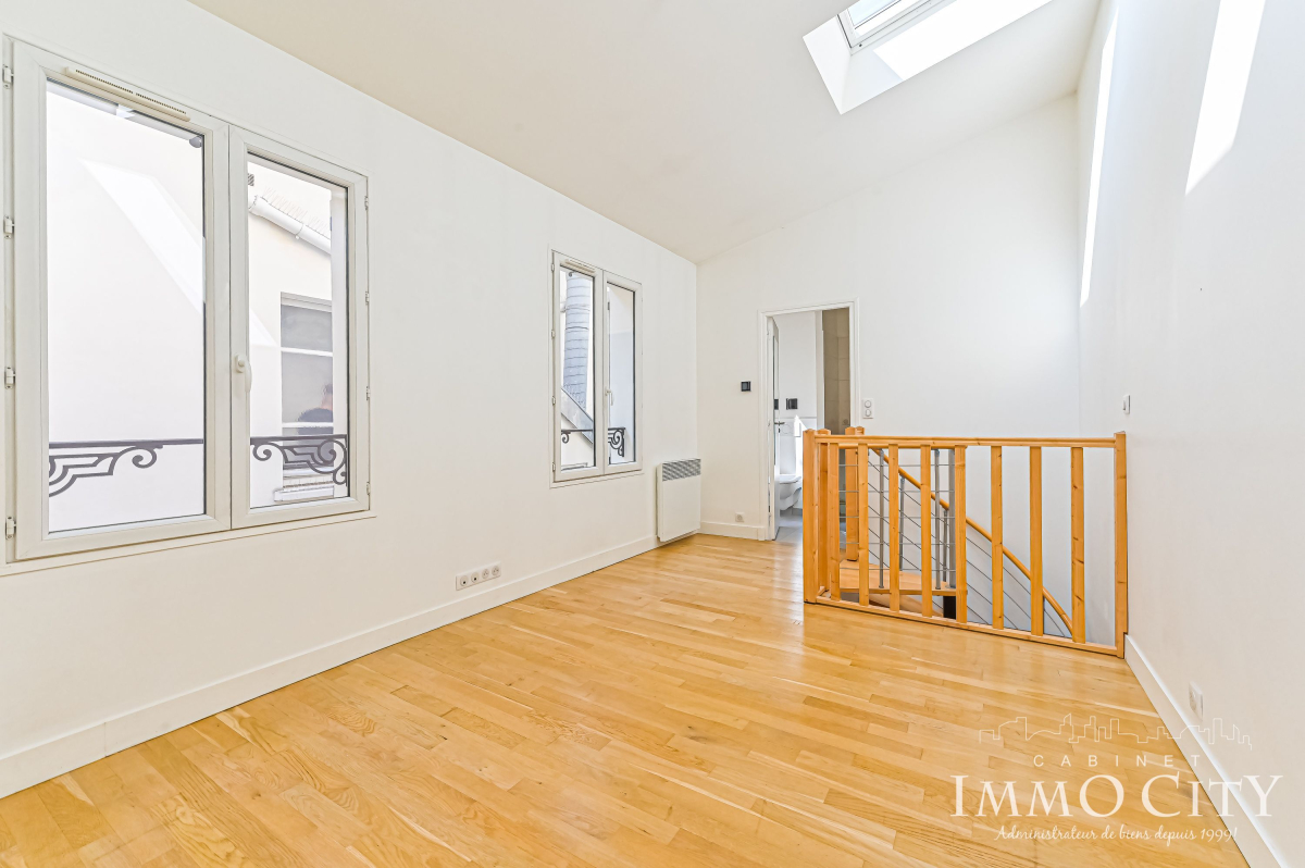 Location Appartement  2 pièces - 37m² 75017 Paris