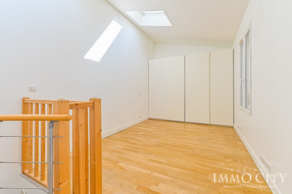 Location Appartement  2 pièces - 37m² 75017 Paris