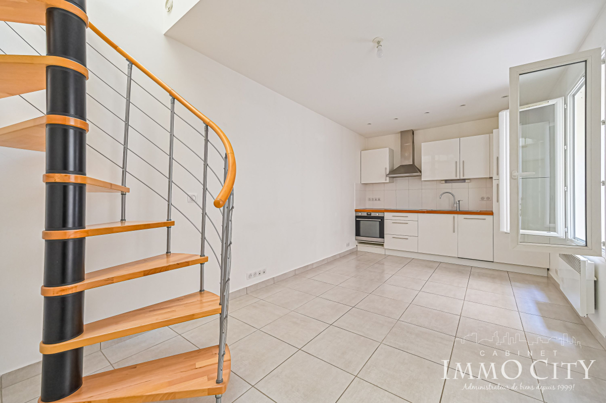 Location Appartement  2 pièces - 37m² 75017 Paris