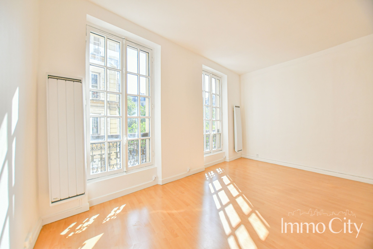 Location Appartement  2 pièces - 46.6m² 75011 Paris