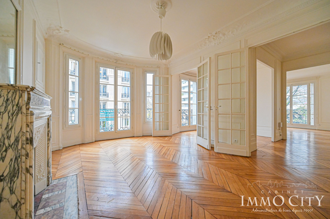 Agence immobilière de 