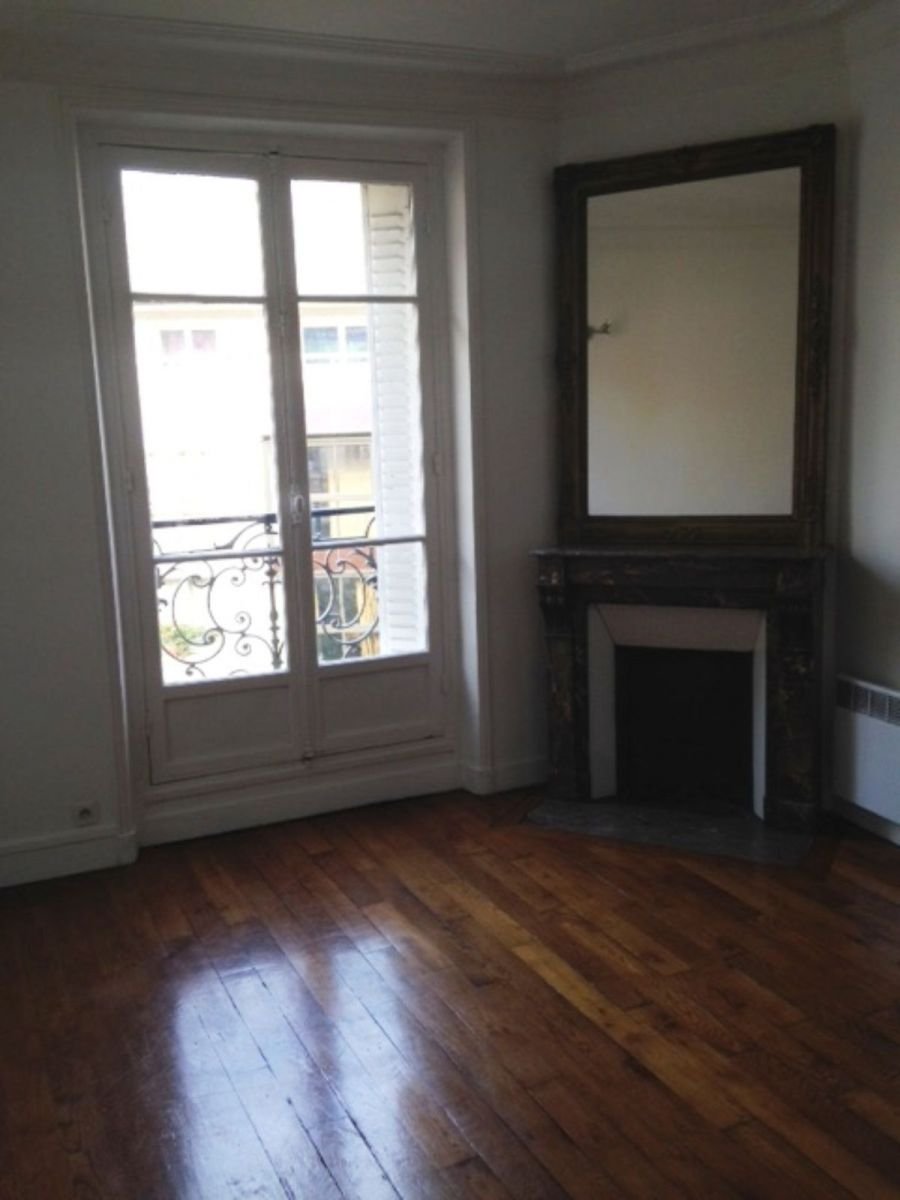 Location Appartement  2 pices - 40.1m 75018 Paris