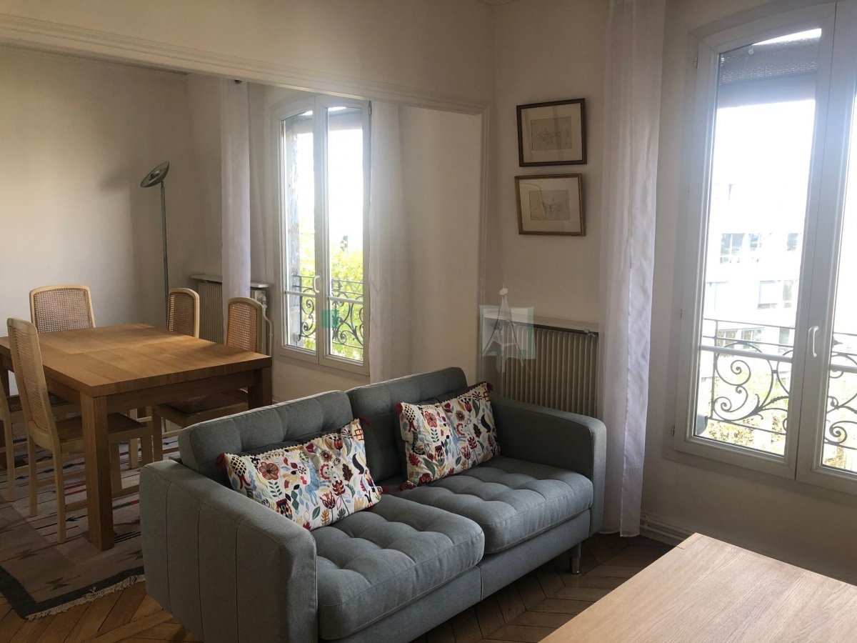 Location Appartement meubl 2 pices - 49m 75018 Paris