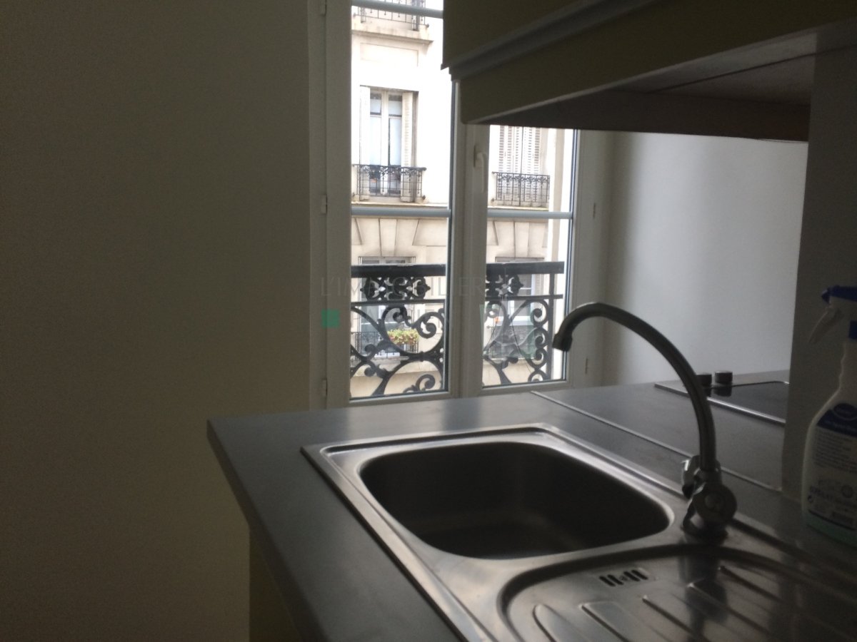 Location Appartement  1 pice (studio) - 19m 75017 Paris