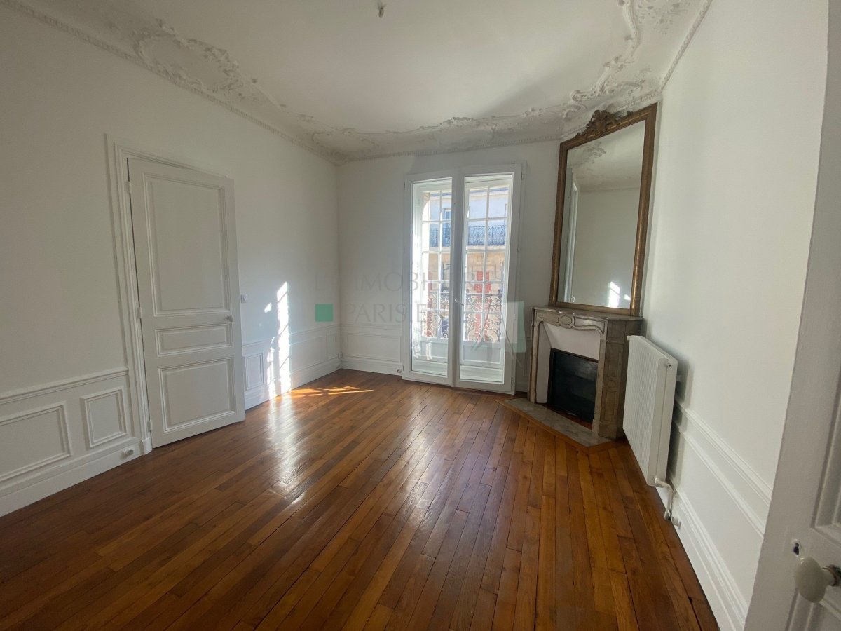 Location Appartement  3 pices - 74.4m 75018 Paris