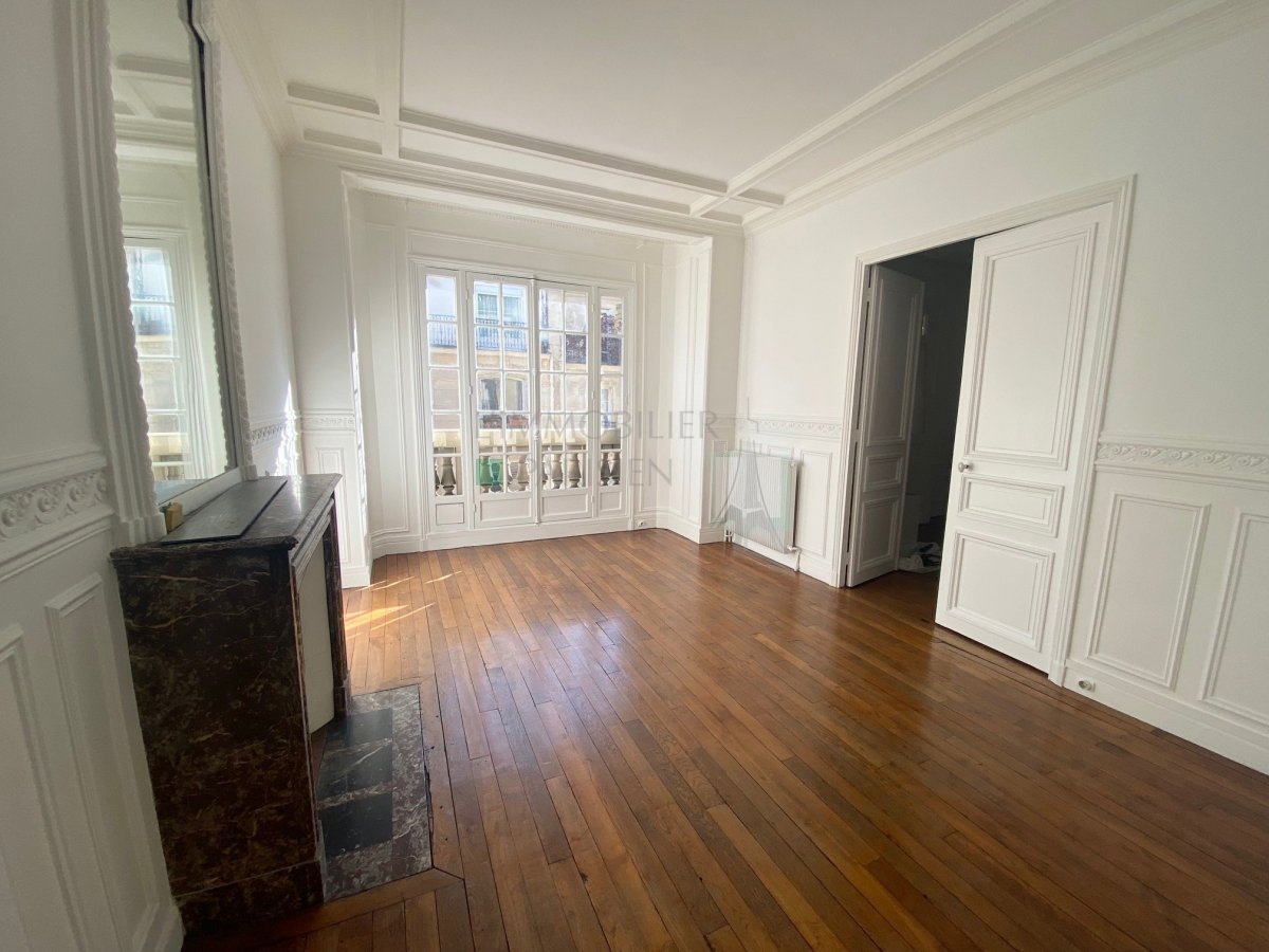 Location Appartement  3 pices - 74.4m 75018 Paris