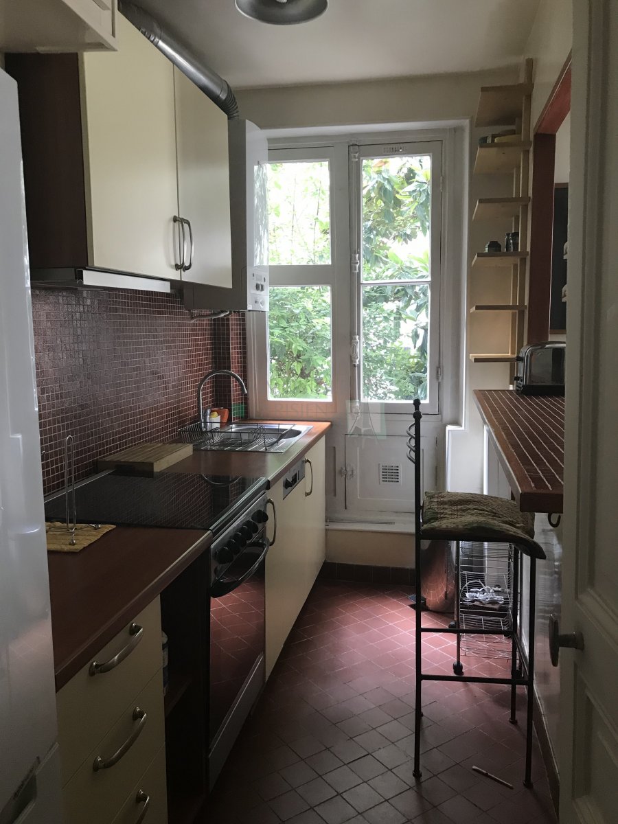 Location Appartement  2 pices - 43m 75018 Paris