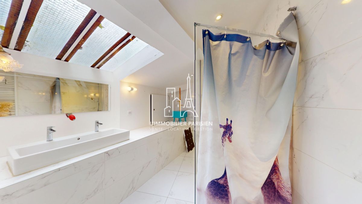 Vente Appartement  7 pices - 186m 75018 Paris