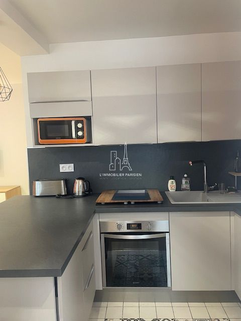 Location Appartement meubl� 2 pi�ces - 38m� 75018 Paris 18