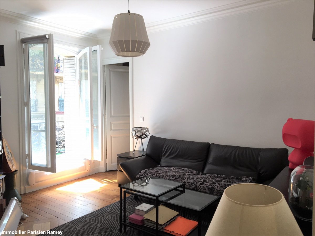 Vente Appartement  3 pices - 65m 75018 Paris