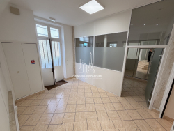 Location local commercial Paris 75017