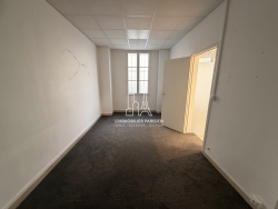 Location local commercial Paris 75017
