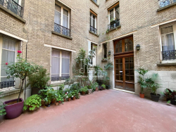 Location appartement meublParis 75018