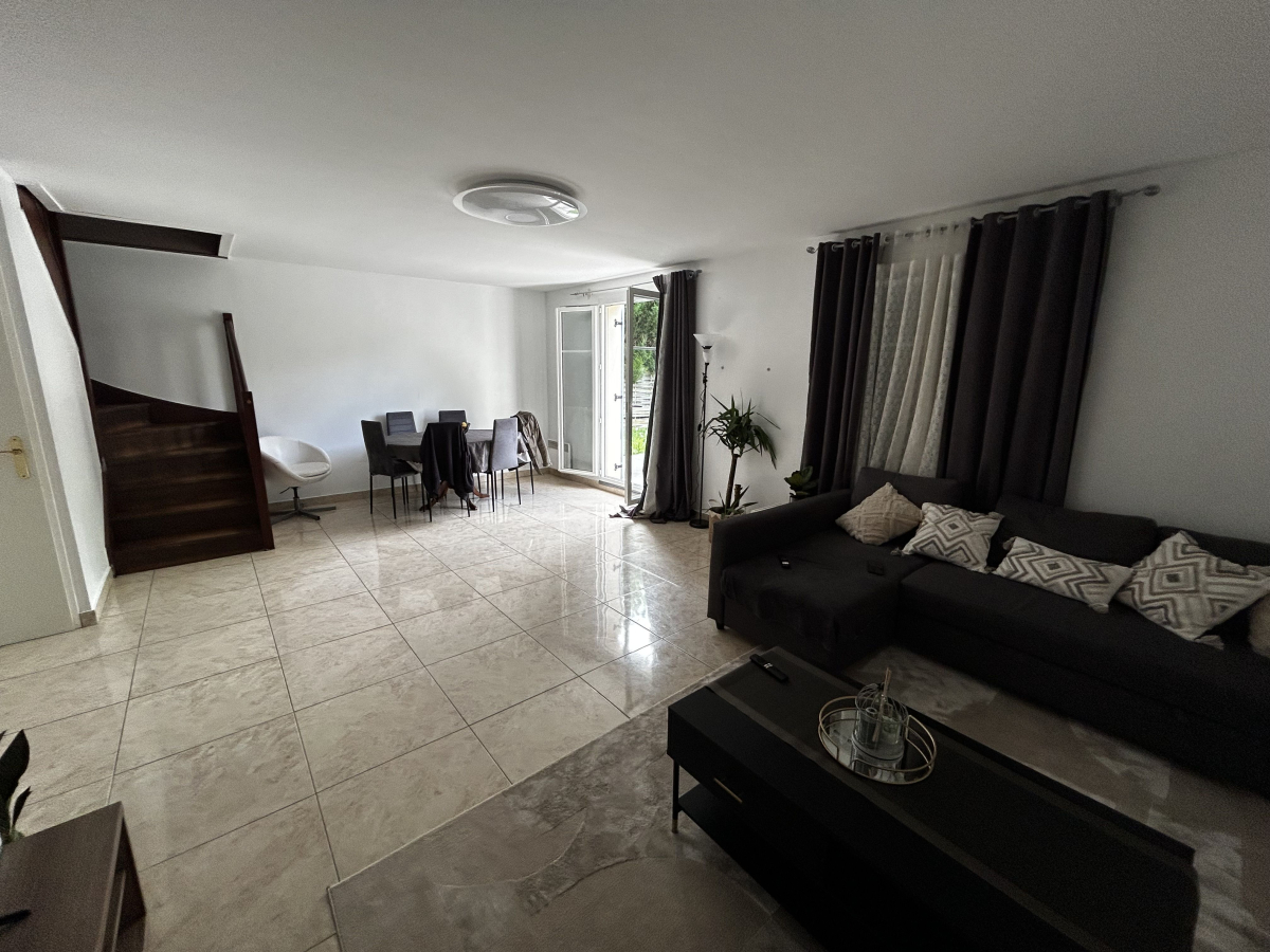 Vente Maison  5 pi�ces - 90m� 91670 Angerville