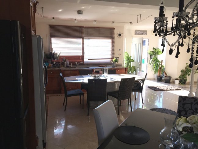 Vente Maison  6 pices - 211m 93320 Les Pavillons Sous Bois