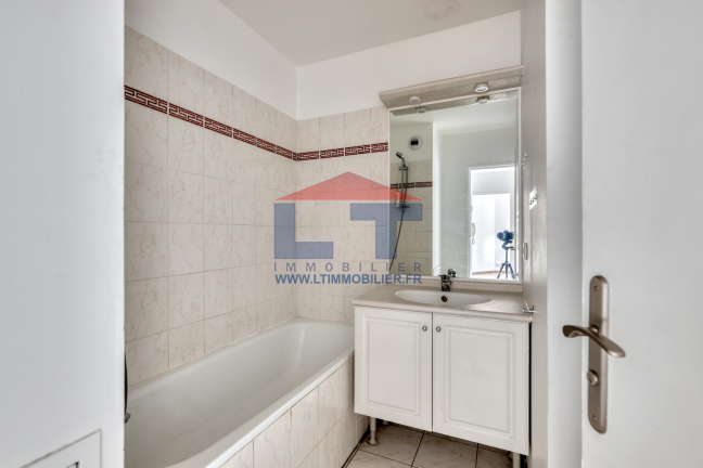 Location Appartement  2 pices - 44m 93100 Montreuil