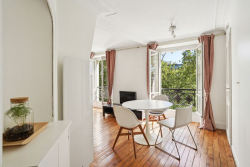 Location appartement meubléParis 75008