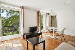Location appartement meubléParis 75008