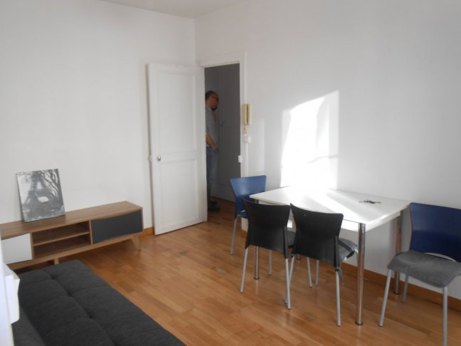 Location Appartement 2 pièces - 31m² 75007 Paris