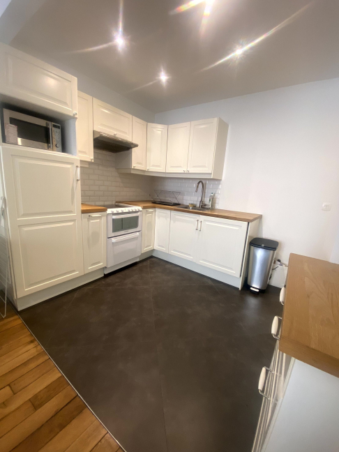 Location Appartement meublé 3 pièces - 47m² 75009 Paris