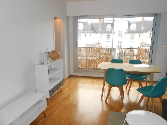 Location Appartement  2 pi�ces - 48m� 75020 Paris