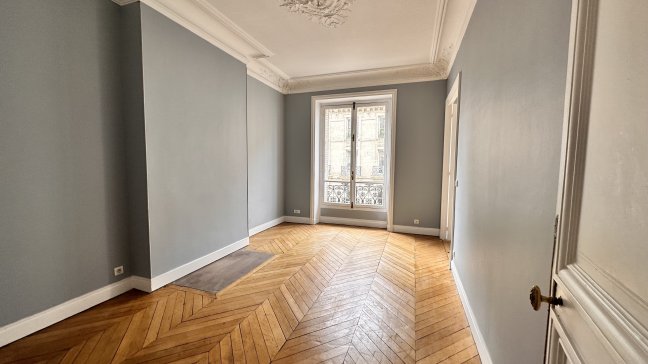 Location Appartement  5 pices - 123m 75002 Paris