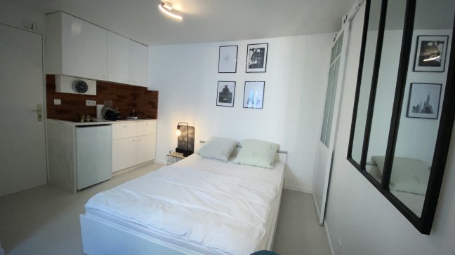 Location Appartement meubl� 1 pi�ce (studio) - 13m� 75018 Paris