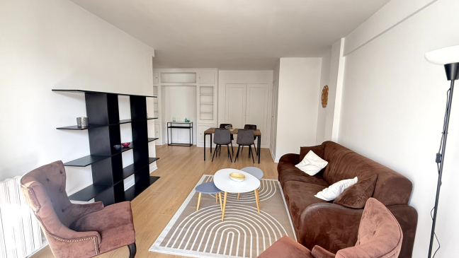 Location Appartement 2 pièces - 51m² 75015 Paris