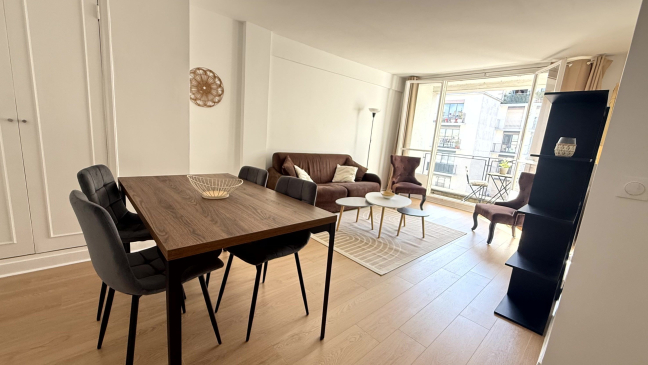 Location Appartement 2 pièces - 51m² 75015 Paris
