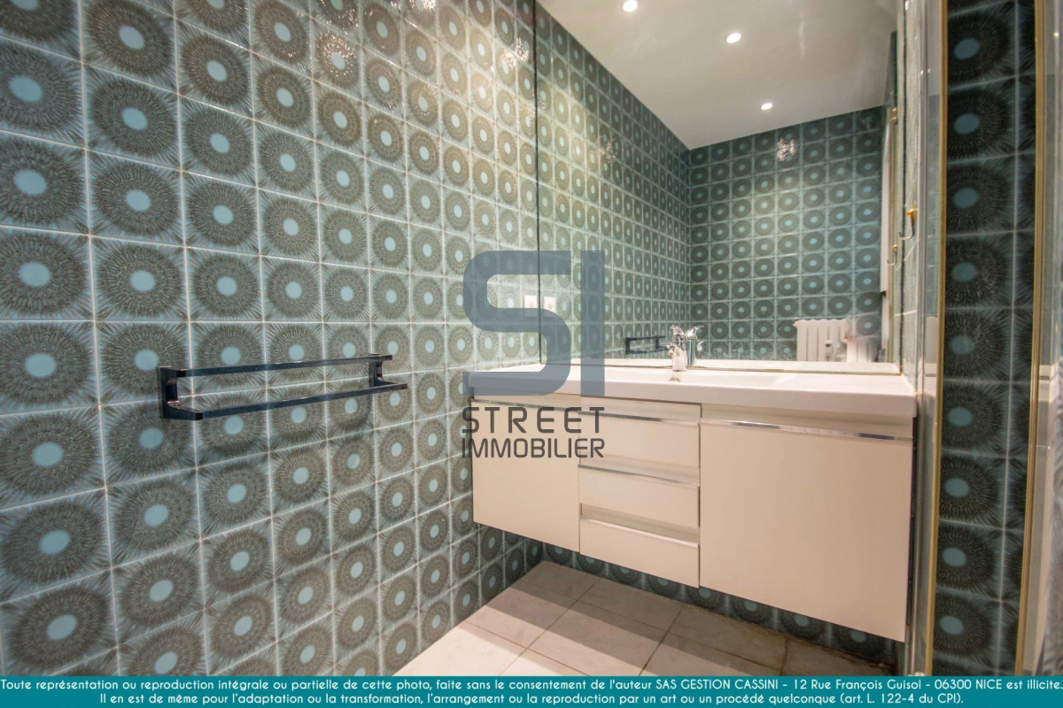 Location Appartement  4 pièces - 113m² 06000 Nice