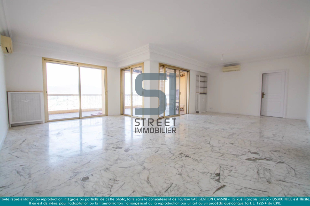 Location Appartement  4 pièces - 113m² 06000 Nice
