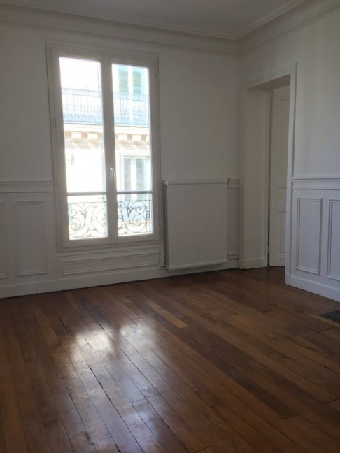 Location Appartement  4 pices - 70m 75011 Paris
