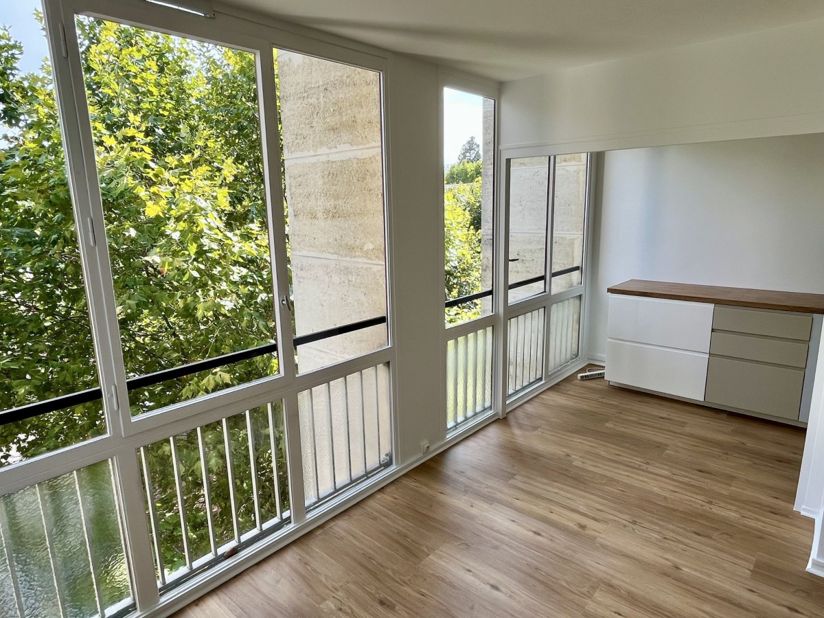 Location Appartement  4 pièces - 70m² 92360 Meudon La Foret