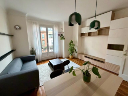 Location appartement meubléParis 75012