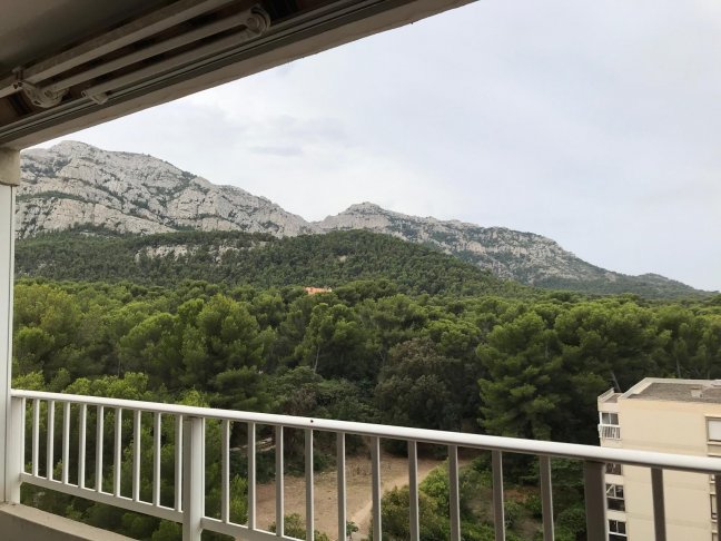 Vente Appartement  4 pices - 81m 13008 Marseille