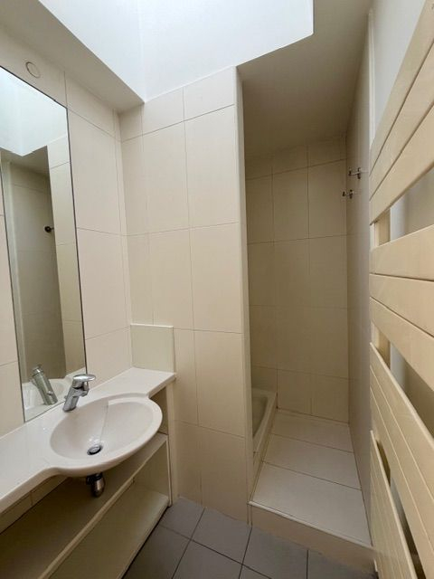 Location Appartement  3 pices - 75.59m 75006 Paris
