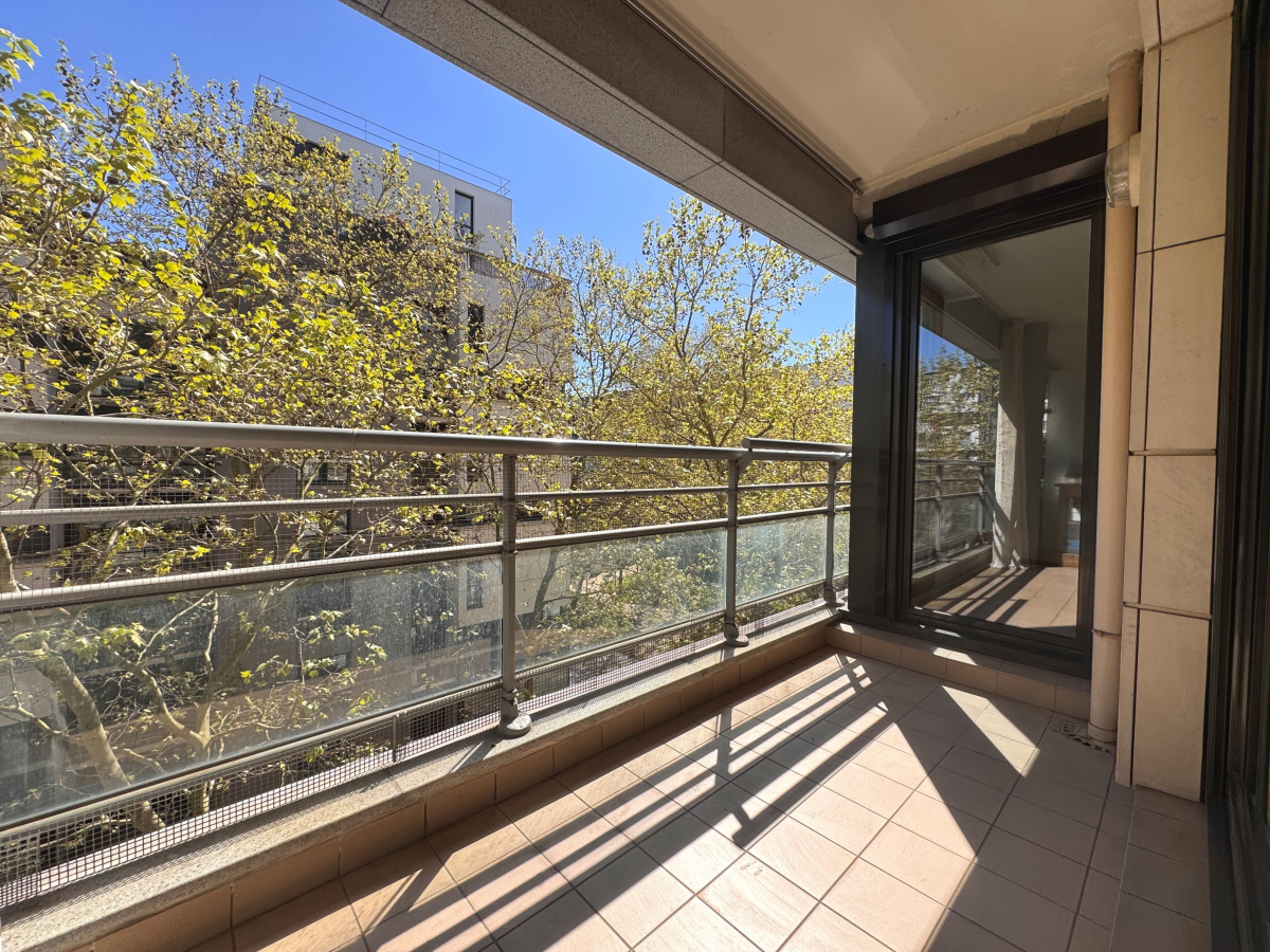 Location Appartement  3 pièces - 74.8m² 75012 Paris