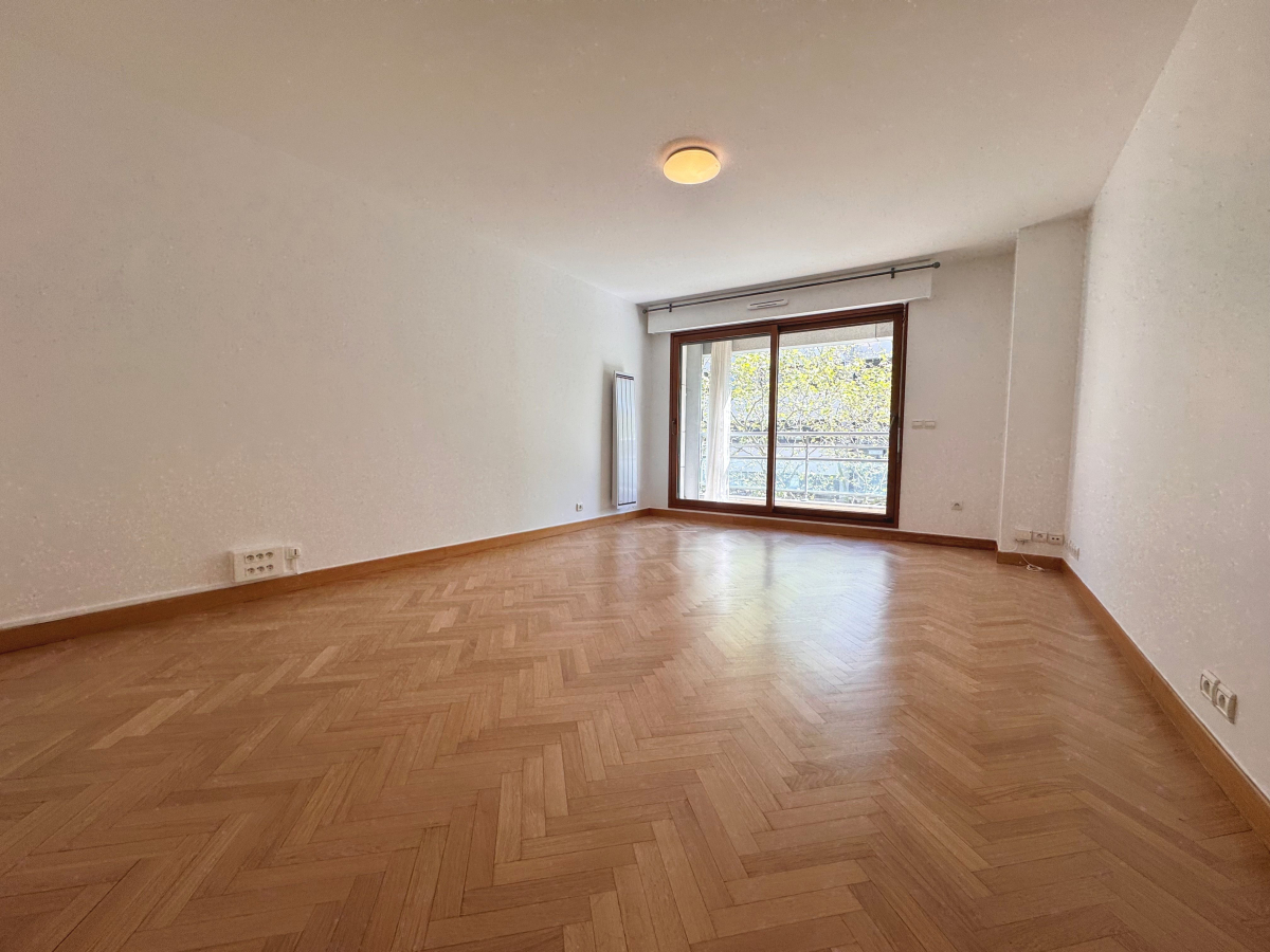 Location Appartement  3 pièces - 74.8m² 75012 Paris